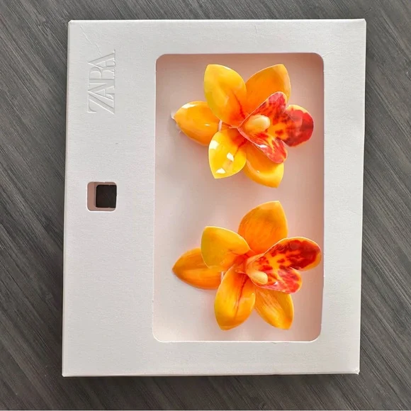 Zara Resin Floral Earrings in Orange - Picture 4 of 6